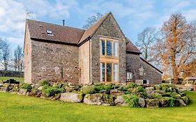 Owl Barn -- Uk30757
